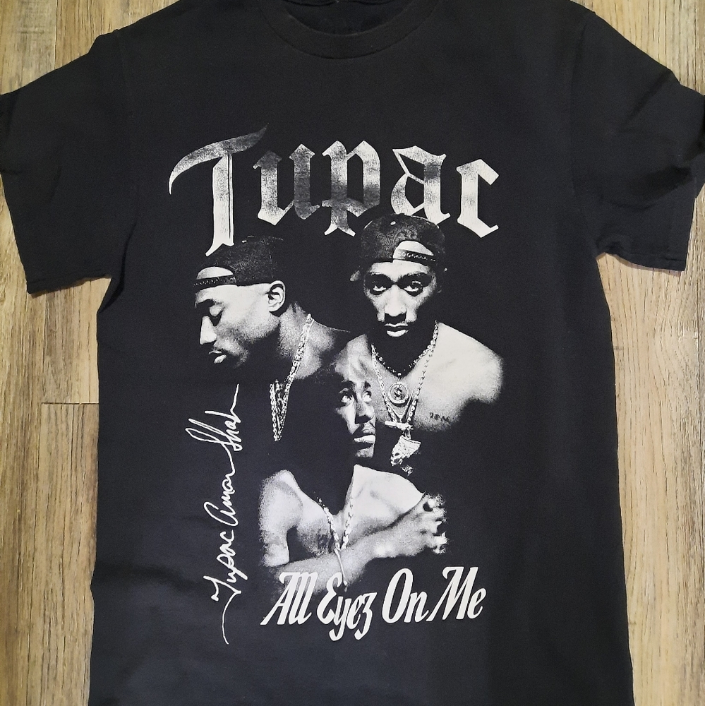 Tupac graphic tee